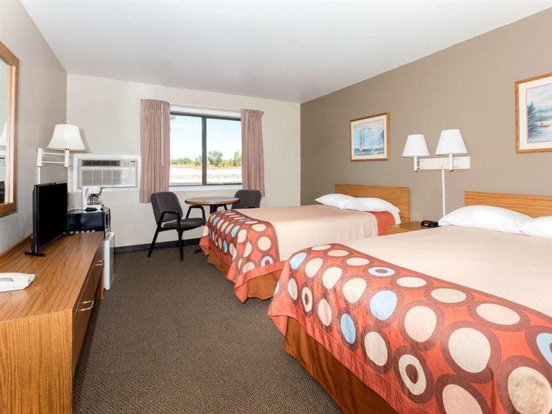 Super 8 By Wyndham Colorado Springs Peterson Space Force Cimarron Hills Exterior photo