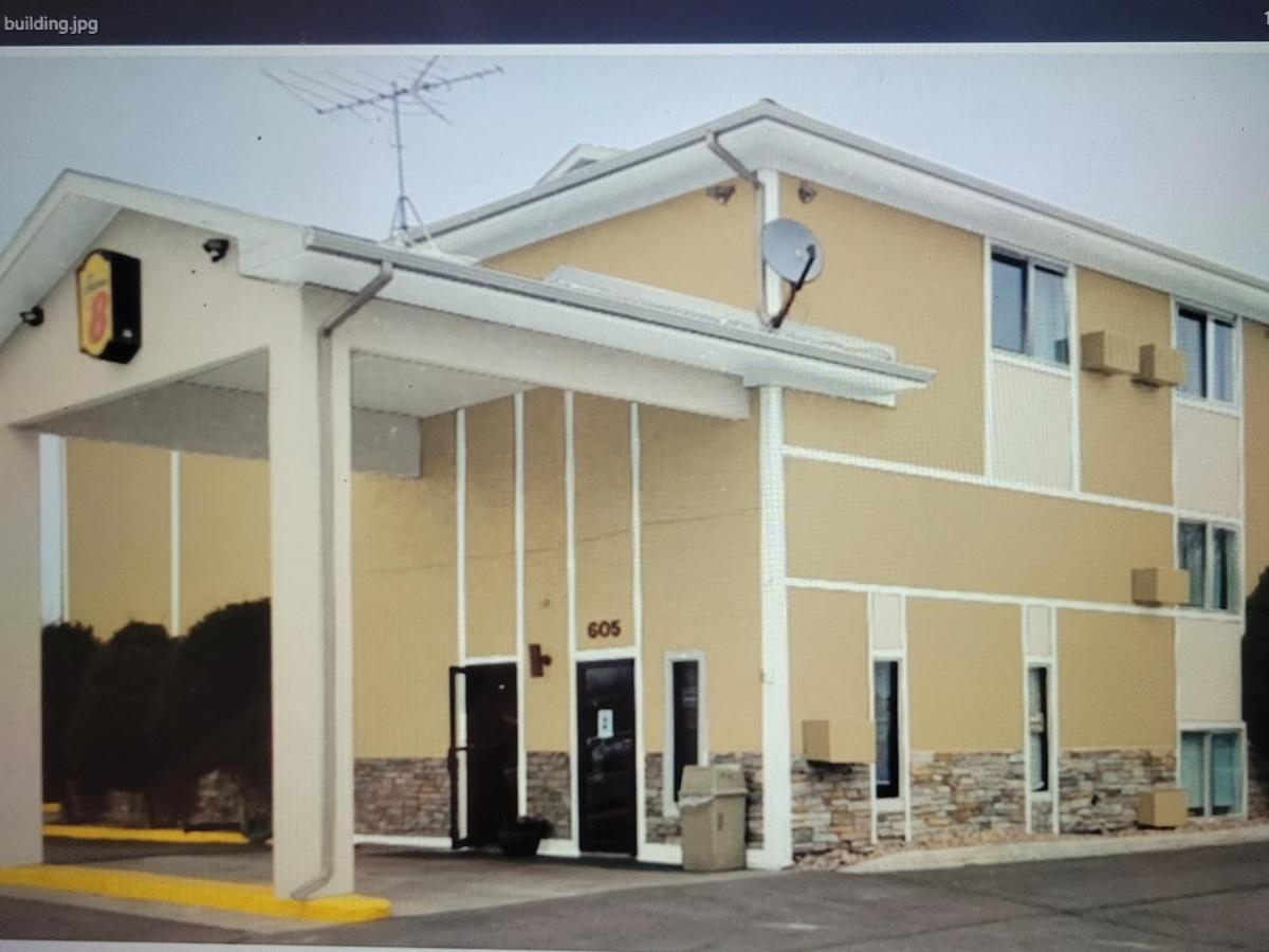 Super 8 By Wyndham Colorado Springs Peterson Space Force Cimarron Hills Exterior photo